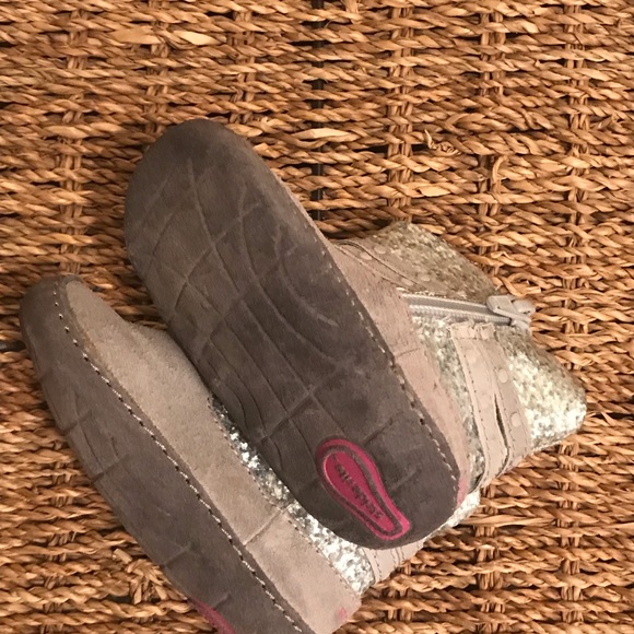 Stride Rite Crawler booties - Picture 4 of 6